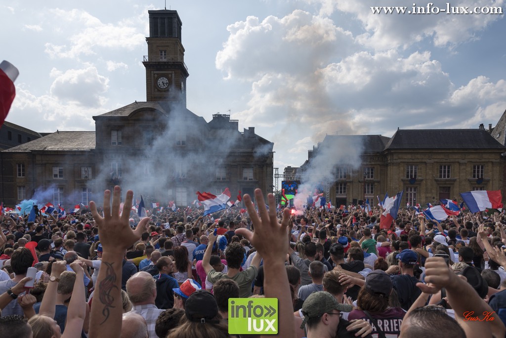 LE SACRE DES BLEUS. PLACE DUCALE, CHARLEVILLE-MEZIERES (FR)