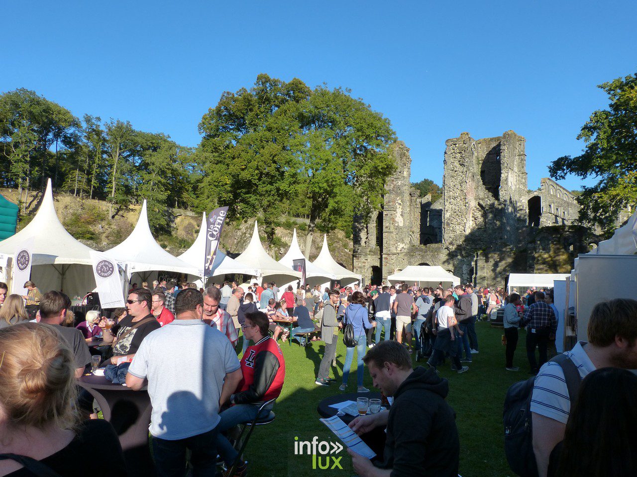 L'Abbaye de Villers-la-Ville programme le Festival "Carrément Bières".