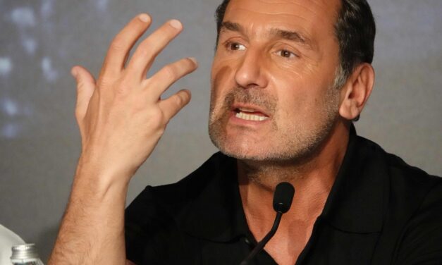 CANNES 2024 > GILLES LELLOUCHE FAIT PLOUF